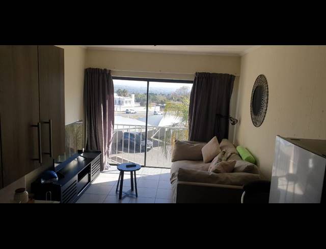 1 BEDROOM APARTMENT FOR SALE IN LONEHILL